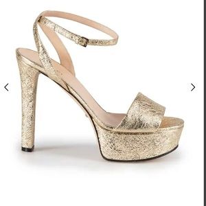 Authentic Gucci Gold Leather Metallic Textured Strappy Platform Sandals